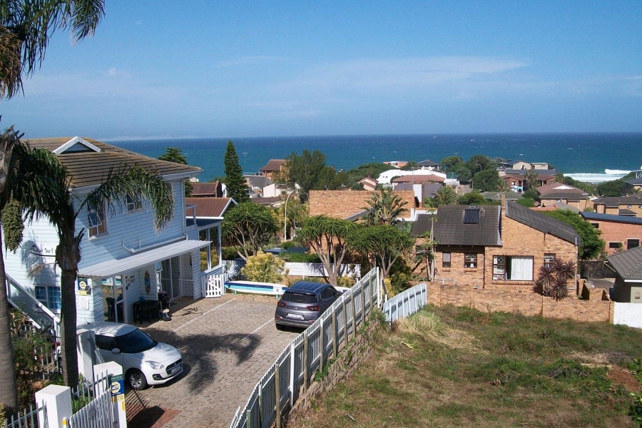 4 Bedroom Property for Sale in Wavecrest Eastern Cape